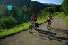 Monte tranquille vers le col de Vence : Christine et Juju
