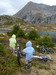 Robin et Mona s'abritent du vent