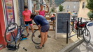 Et 4e crevaison, aprs notre djeuner au snack du coin !