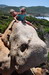 Ma et Louan sur un dinosaure/dragon