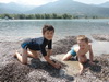 Les garons creusent des piscines